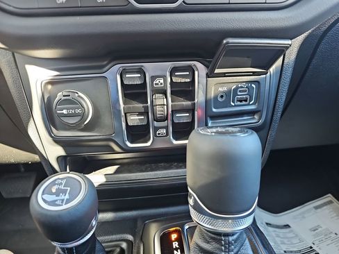 New 2026 Jeep Wrangler Unlimited Sahara AWD/4WD image 32