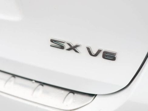 Used 2019 Kia Sorento SX image 23