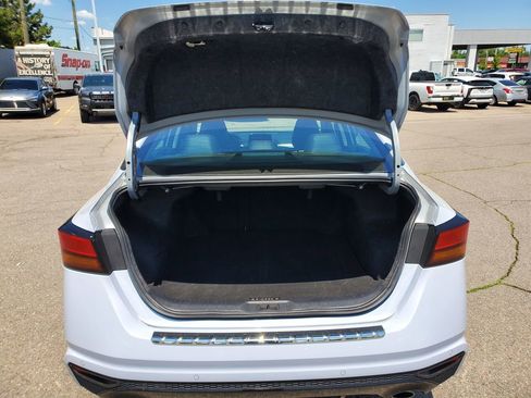 Used 2023 Nissan Altima 2.5 SR AWD/4WD image 9