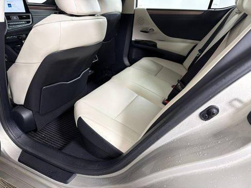 Used 2025 Lexus ES 300h w/ Premium Package image 22