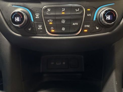 Used 2023 Chevrolet Equinox LT FWD image 12