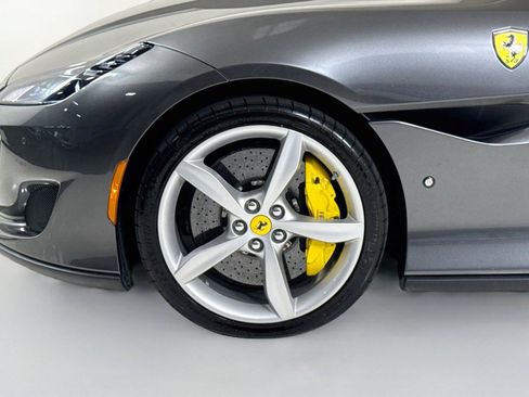 Used 2019 Ferrari Portofino RWD image 37