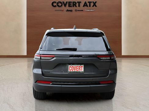 Used 2023 Jeep Grand Cherokee Altitude AWD/4WD image 4