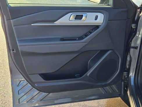 New 2026 Ford Explorer Active w/ Active Comfort Package image 18