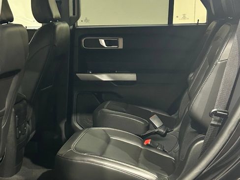 Used 2023 Ford Explorer XLT w/ Equipment Group 202A AWD/4WD image 53