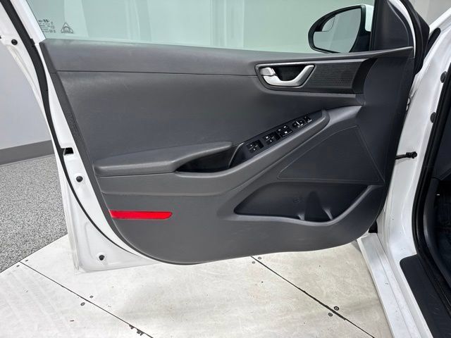 Used 2018 Hyundai Ioniq Blue FWD image 8