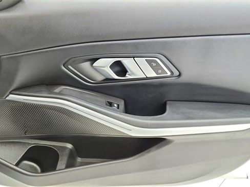 Used 2023 BMW 330e 330e iPerformance image 23