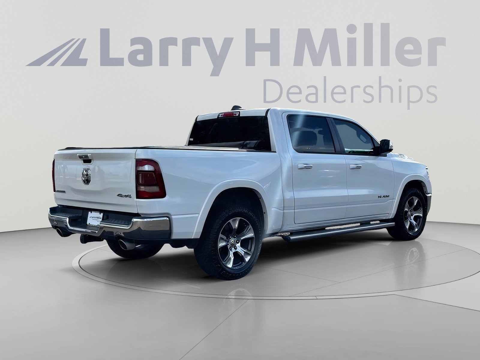 Used 2019 RAM 1500 Laramie AWD/4WD image 6