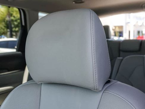 Certified 2024 Kia Telluride EX w/ EX Captain's Chair Package AWD/4WD image 24