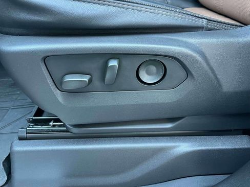 Certified 2023 Chevrolet Silverado 1500 High Country w/ Technology Package AWD/4WD image 29