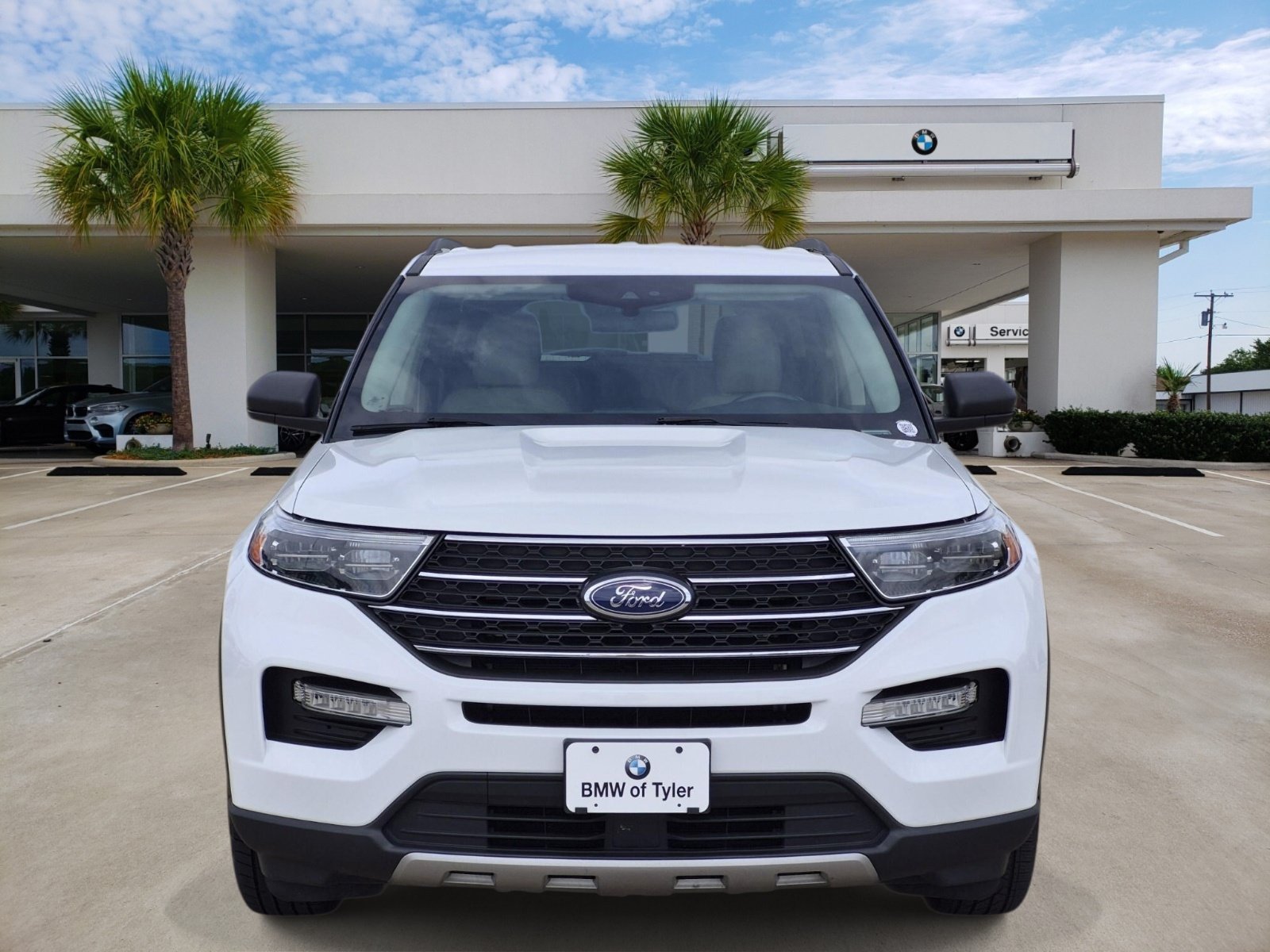 Used 2022 Ford Explorer XLT w/ Equipment Group 202A RWD image 2