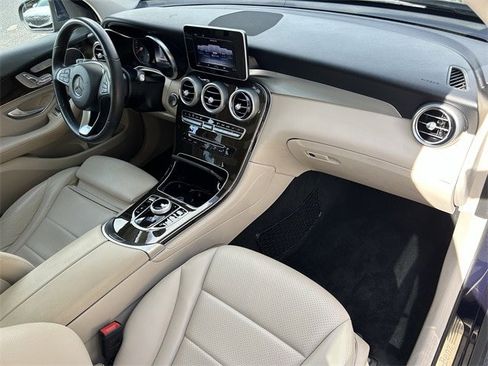 Used 2019 Mercedes-Benz GLC 300 4MATIC image 18