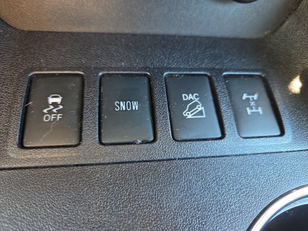 Used 2016 Toyota Highlander XLE AWD/4WD image 38