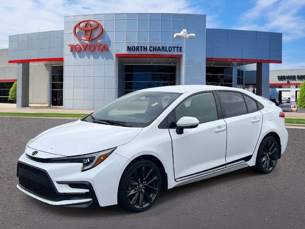 Used 2024 Toyota Corolla SE FWD image 4