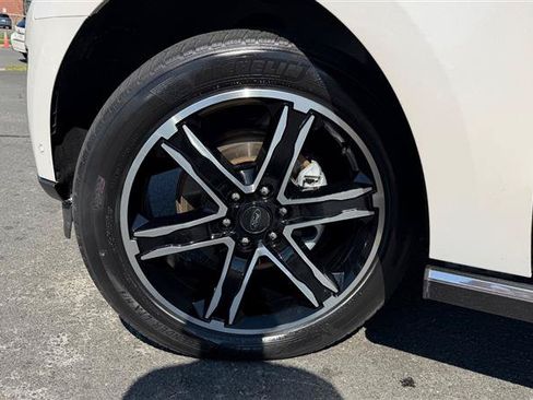 Used 2019 Ford Expedition Limited w/ Special Edition Package AWD/4WD image 15