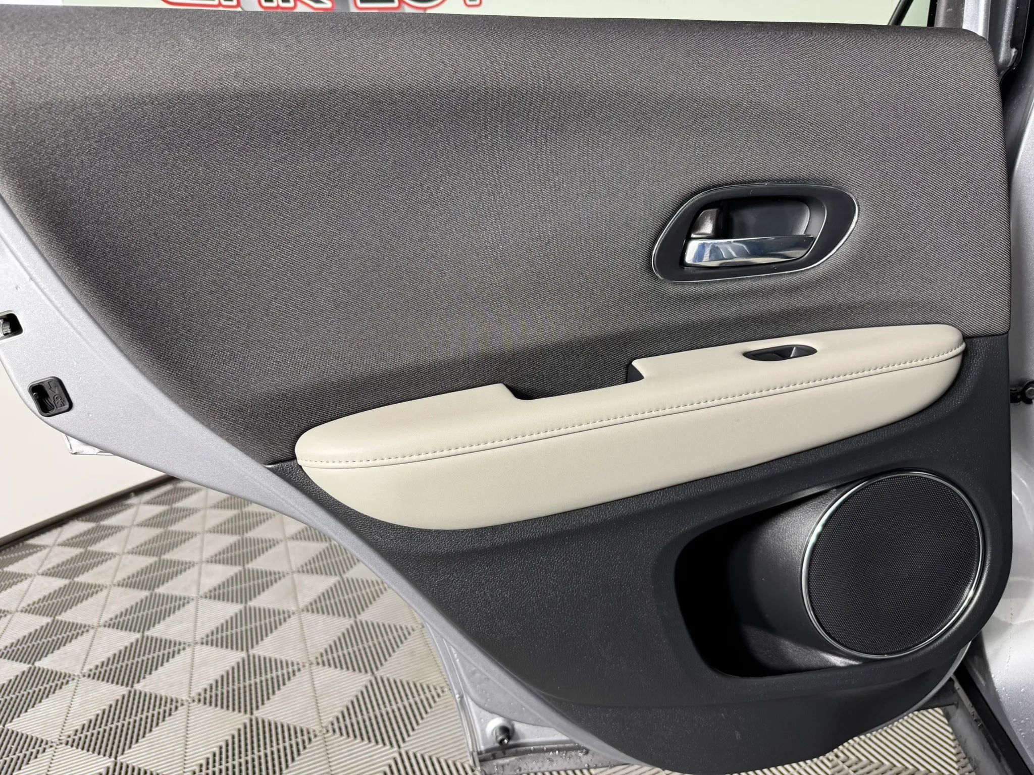 Used 2022 Honda HR-V EX image 40