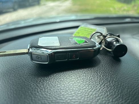 Used 2025 Kia Soul LX w/ LX Technology Package FWD image 21