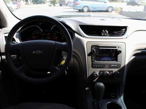 Used 2017 Chevrolet Traverse LS FWD image 25