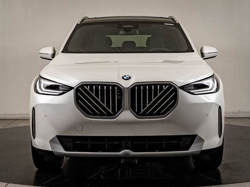 New 2026 BMW X3 xDrive30 w/ Premium Package image 2