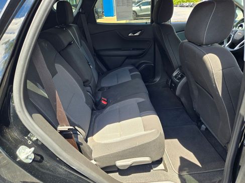 Used 2025 Chevrolet Blazer LT FWD image 11