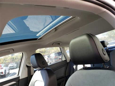 New 2025 Volkswagen Jetta SE image 7