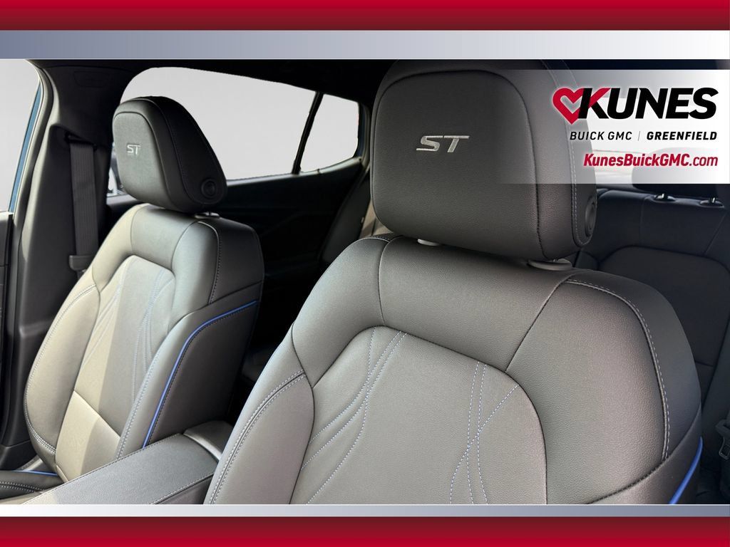 New 2026 Buick Envista Sport Touring w/ Convenience I Package FWD image 17