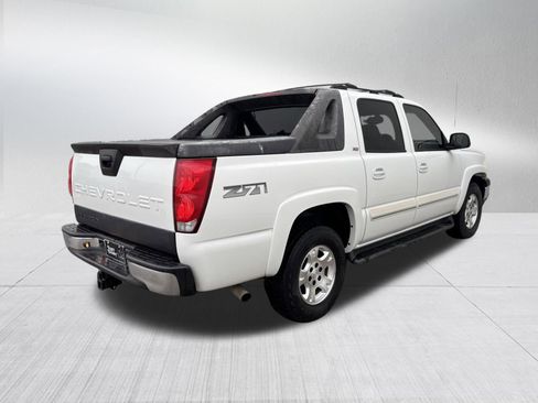 Used 2005 Chevrolet Avalanche Z71 w/ Preferred Equipment Group image 6