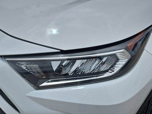 Used 2021 Toyota RAV4 XLE FWD image 28