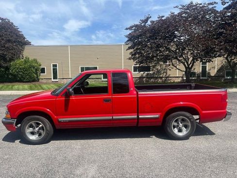 Used 2003 Chevrolet S10 Pickup LS w/ Convenience Package RWD image 4