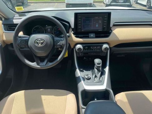 Used 2022 Toyota RAV4 LE AWD/4WD image 15