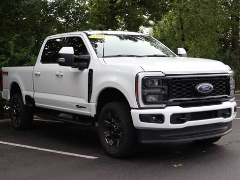 Used 2023 Ford F250 Lariat w/ Sport Appearance Package AWD/4WD image 12