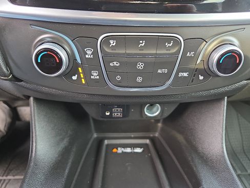 Certified 2023 Chevrolet Traverse LT w/ LT Premium Package image 31