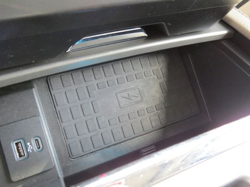 Used 2021 Ford Expedition Max XLT image 32