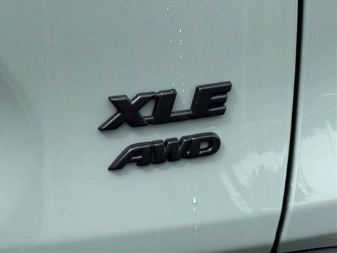 Used 2022 Toyota RAV4 XLE Premium AWD/4WD image 14