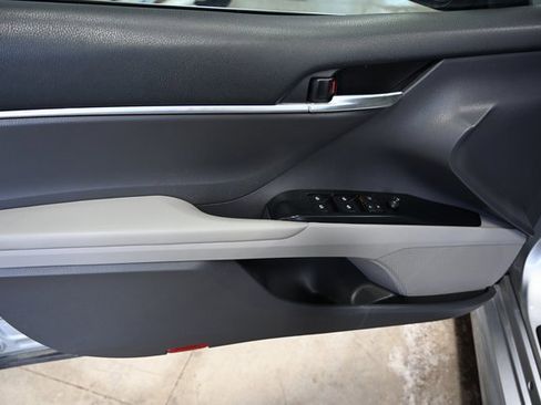 Used 2020 Toyota Camry SE image 24