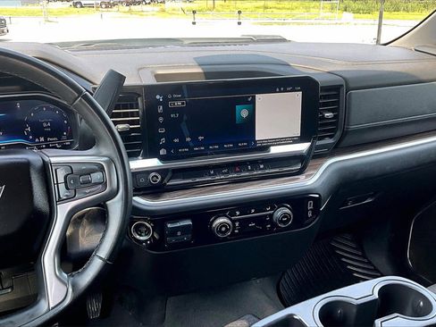 Certified 2024 Chevrolet Silverado 2500 LT image 9