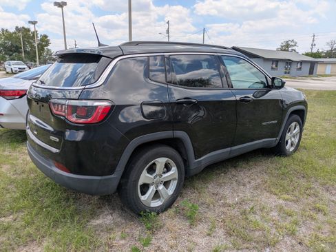 Certified 2019 Jeep Compass Latitude FWD image 4