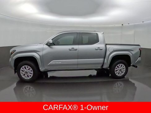 Certified 2025 Toyota Tacoma SR5 AWD/4WD image 5