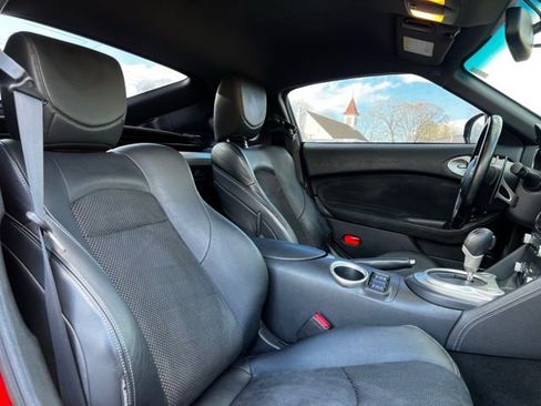 Used 2015 Nissan 370Z Touring image 16