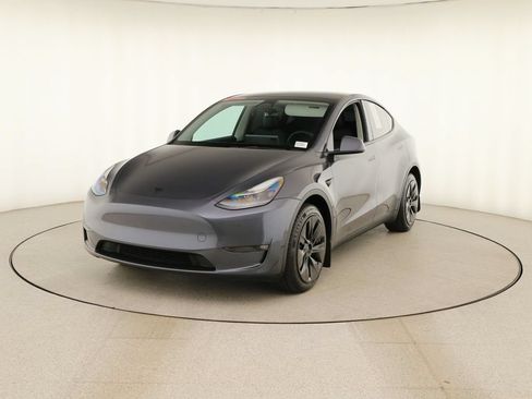 Used 2023 Tesla Model Y Long Range AWD/4WD image 12
