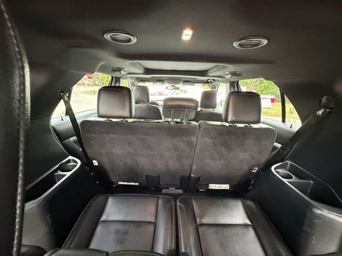 Used 2018 Ford Explorer Limited w/ Equipment Group 301A AWD/4WD image 10