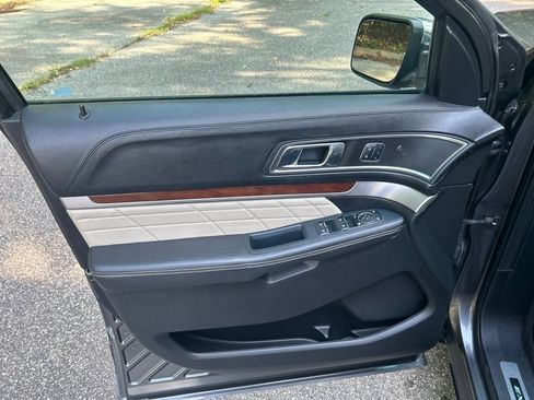Used 2016 Ford Explorer Platinum AWD/4WD image 15