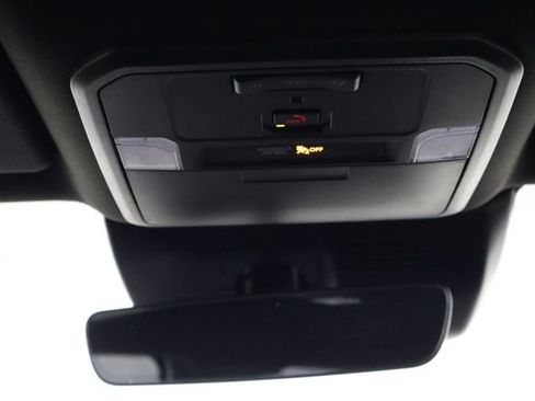 Used 2025 Toyota Tacoma TRD Sport AWD/4WD image 23