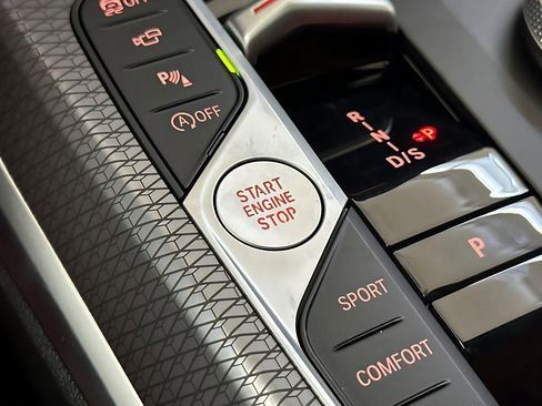 New 2026 BMW 330i Sedan w/ M Sport Package image 28