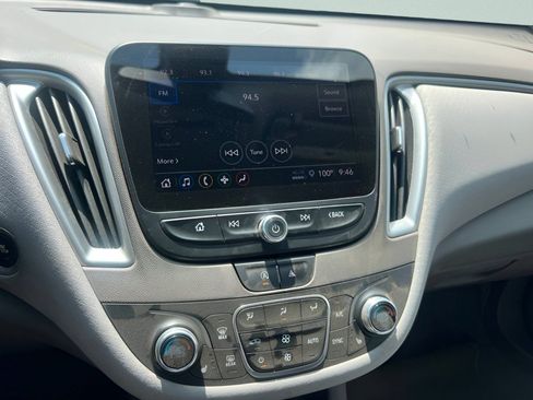 Used 2022 Chevrolet Malibu LT FWD image 23