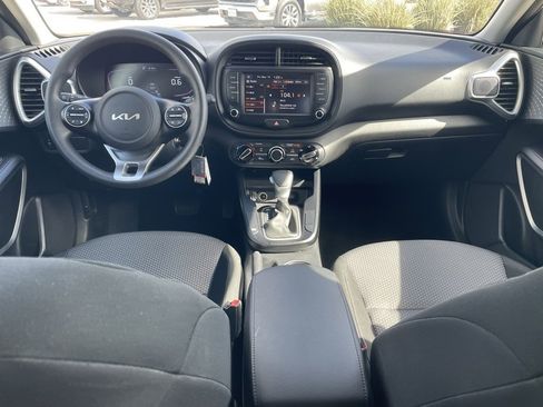 Used 2024 Kia Soul LX w/ Option Group 015 image 14