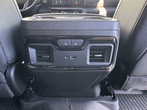 Used 2025 GMC Sierra 2500 AT4 w/ AT4 Premium Plus Package image 12