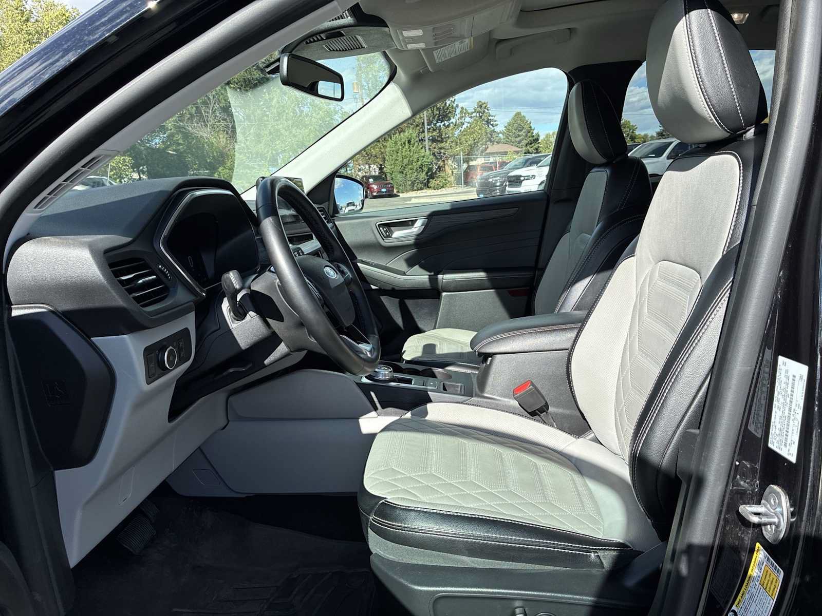 Used 2024 Ford Escape Platinum w/ Premium Technology Package AWD/4WD image 13