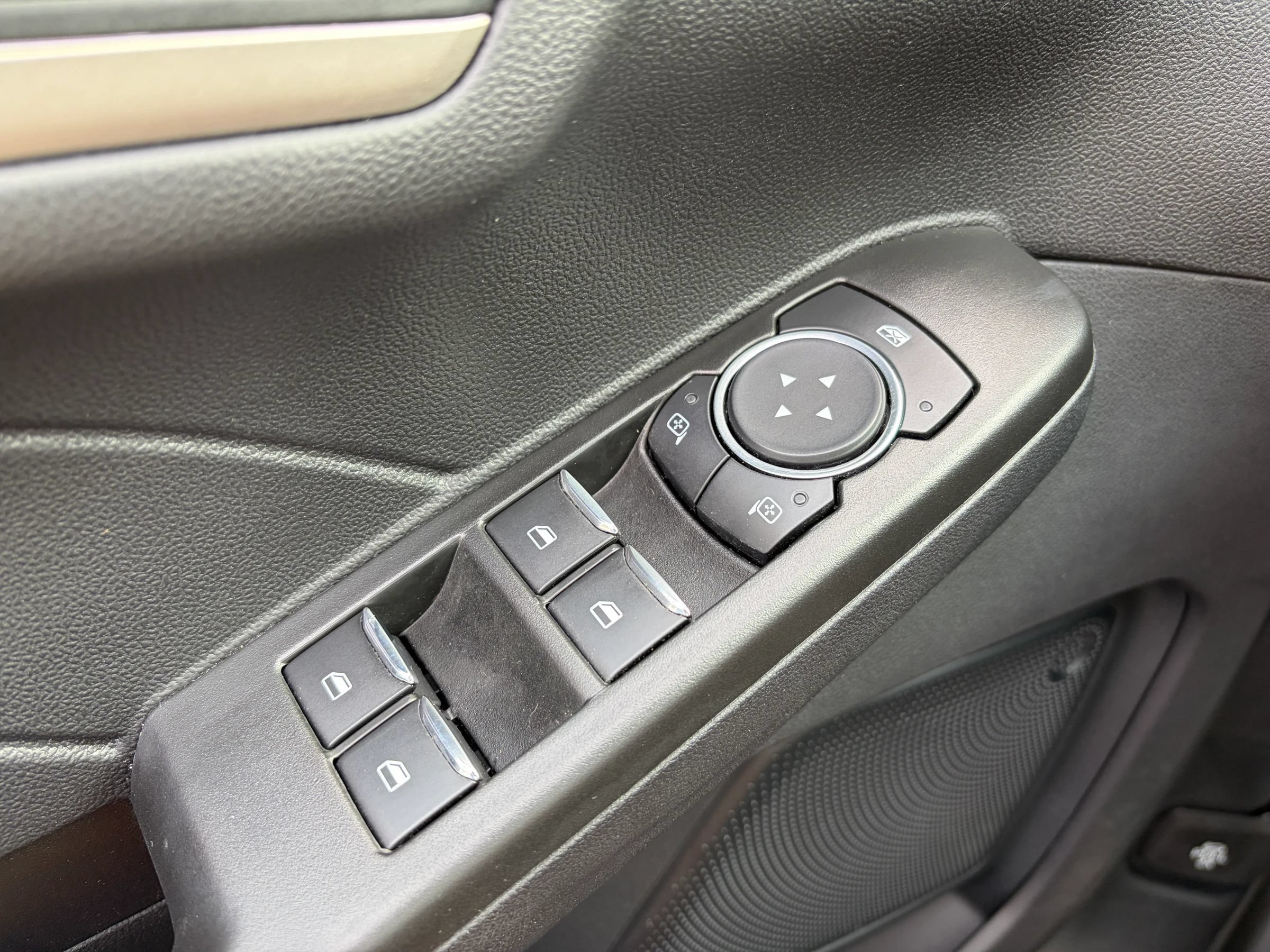 Used 2021 Ford Escape SEL w/ Technology Package AWD/4WD image 28