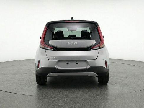 Used 2025 Kia Soul LX w/ LX Technology Package FWD image 7